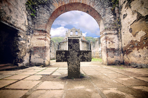 San José : points forts de Cartago, volcan Irazu et sources chaudesVisite privée