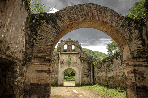 San José : points forts de Cartago, volcan Irazu et sources chaudesVisite privée