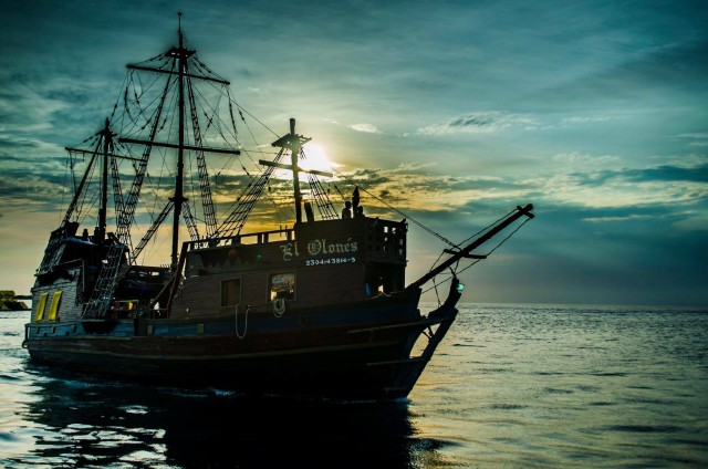 Visit Cozumel Pirate Ship Cruise with Open Bar, Dinner, and Show in Barcelo Maya