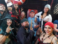 Cozumel, Pirate Ship Cruise avec bar ouvert, dîner et spectacle - Housity