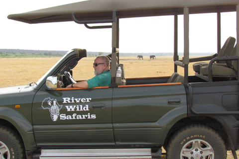 Game Drive -Victoria Falls, Zimbabwe: Parco Nazionale dello ZambesiFotosafari mattutino