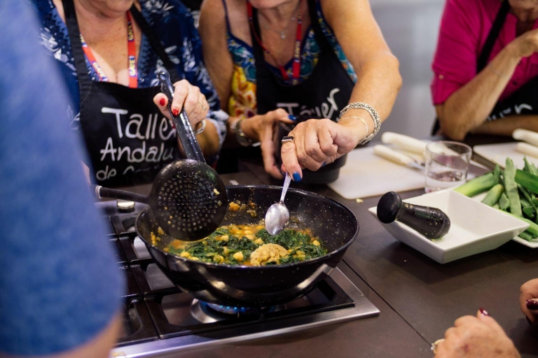 Sevilla: Clase de cocina española con cena.