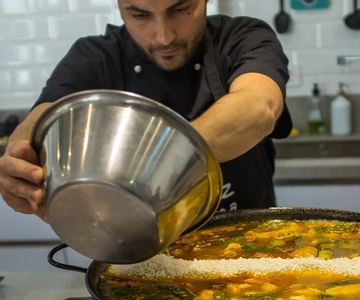 Seville: Spanish Cooking Class with Dinner