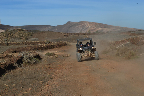 Lanzarote: Tour mixto Volcán Buggy guiado 4 plazasLanzarote: 3h Mix tour Volcán Buggy Guiado 4 plazas