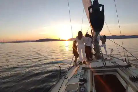 Passeio de barco particular, Barcelona, Badalona: bebidas e lanches!