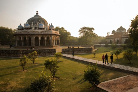 Delhi : Excursion privée d'une journée dans le Vieux et le Nouveau DelhiDemi-journée de visite de la ville de New Delhi avec chauffeur et guide touristique