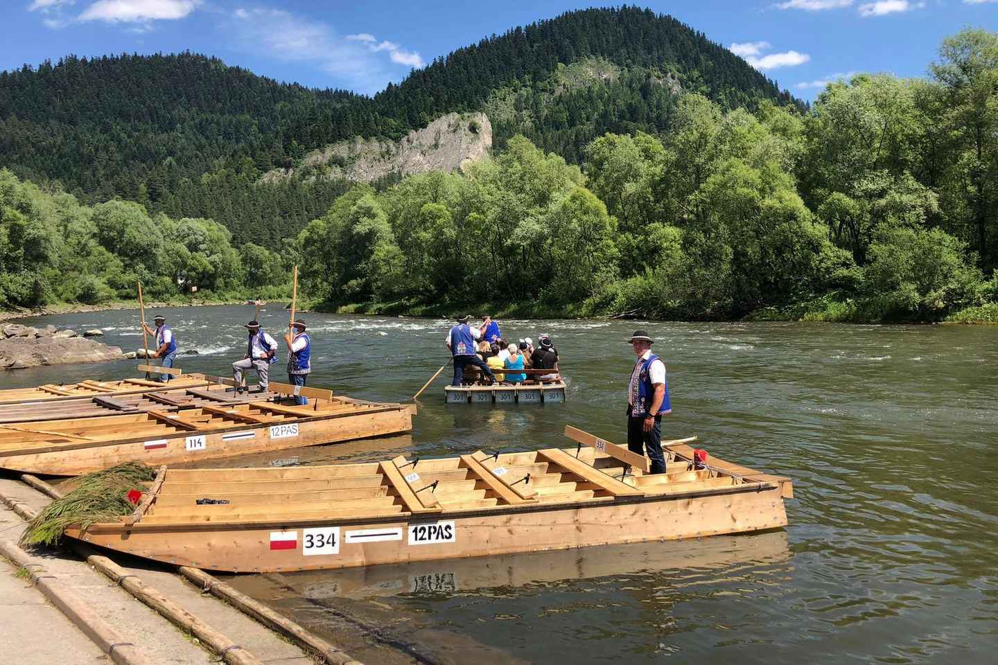 From Kraków: Dunajec River Rafting with Hotel Pickup