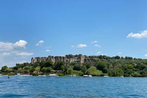 Lake Garda: Historic Castle Cruise with Wine Tasting