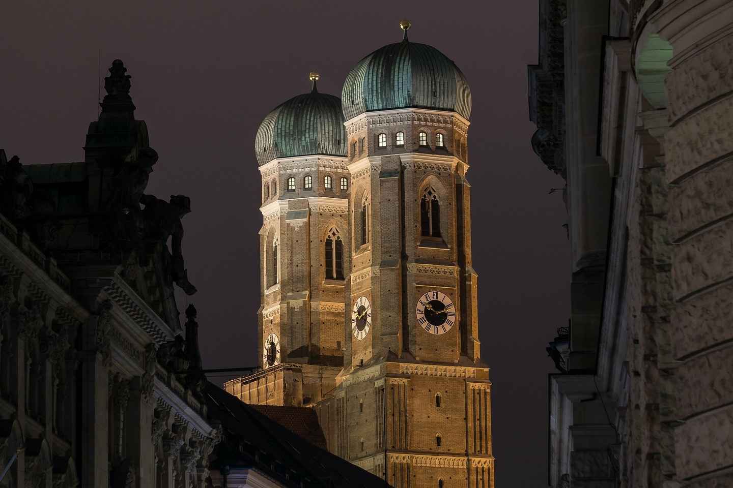 «Мюнхен: Ночной факельный тур с часовым»