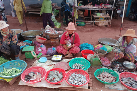 Siem Reap: Tonle Sap Lake & Floating Village Tour Tour in a Tuk Tuk