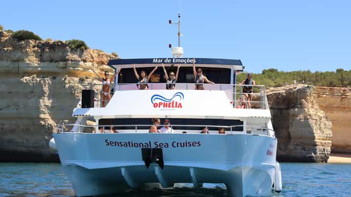 desde portimão crucero en catamarán a las cuevas de benagil con barbacoa
