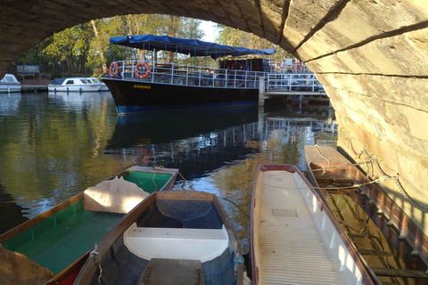 Oxford: Chauffeured Punting River with Optional Walking Tour Private River Cruise and Private Group Walking Tour