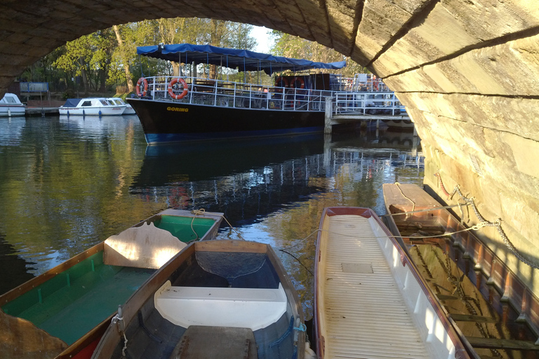 Oxford: Chauffeured Punting River with Optional Walking Tour Private River Cruise and Private Group Walking Tour