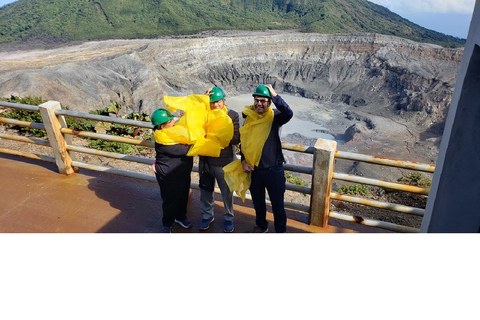 San Jose: vulcano Poas e giardini delle cascate di La PazTour privato di un giorno del Vulcano Poás e dei Giardini delle Cascate di La Paz