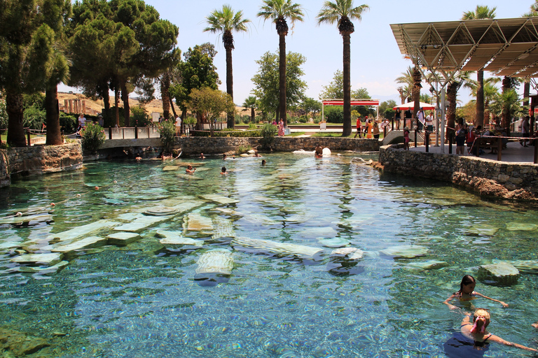 Antalya: tour de Hierápolis y Pamukkale con almuerzo