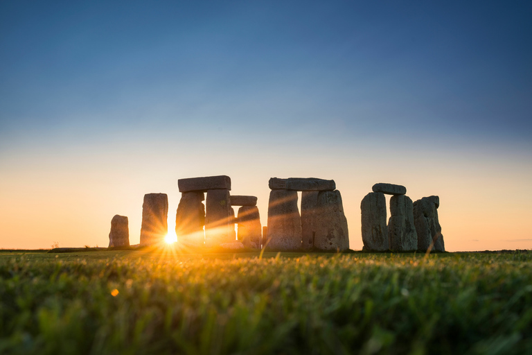 Ab London: Tagestour Stonehenge und BathEintritt zu Stonehenge