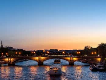 Paris: Eiffelturm Direkter Zugang & Kreuzfahrt bei Nacht Paris: Eiffelturm Direkter Zugang & Kreuzfahrt bei Nacht