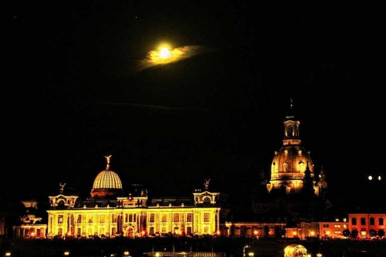 Dresde: el recorrido original del vigilante nocturno a la luz de la linterna