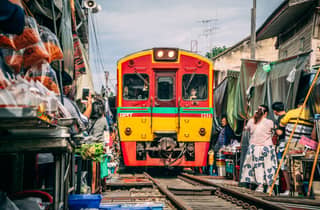Bangkok: Ganztagestour nach Ayutthaya, mit Eisenbahnfahrt und Besuch der schwimmenden Märkte