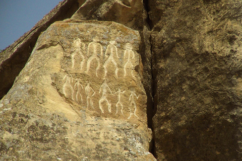 Gobustan e Ateshgah, a história e a magia do fogo