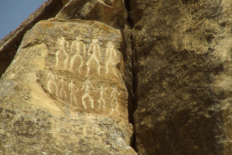 Gobustan e Ateshgah, a história e a magia do fogo