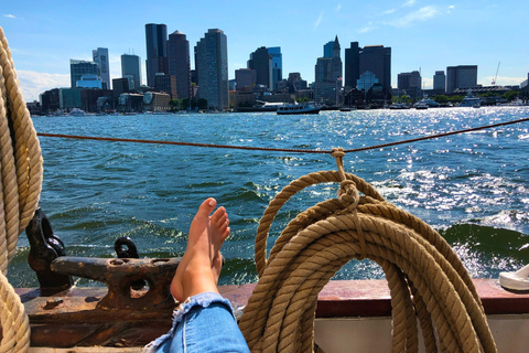 Boston: Tall Ship Harbor Sail mit Brunch-Option am WochenendeWochenend-Brunch auf dem Großsegler Liberty Star