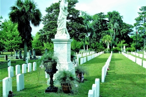 Savannah: Women's History Tour op Laurel Grove Cemetery