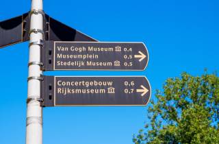 Skip-the-line Stedelijk Museum Amsterdam, Rijksmuseum Tour