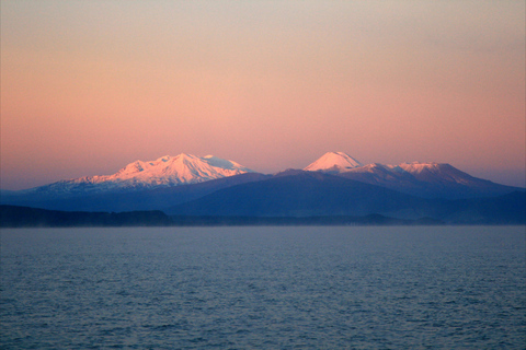 Lake Taupo: 1.5-Hour Maori Rock Carvings 5:00 PM Cruise