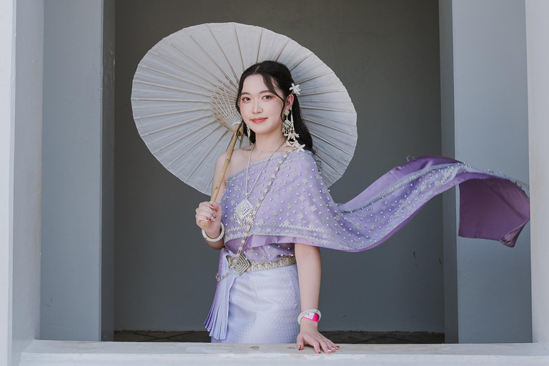 Thai Costume Photographer at Wat Arun/Pho in Bangkok 2 Hours Photography (per person) at Wat Arun + Wat Pho