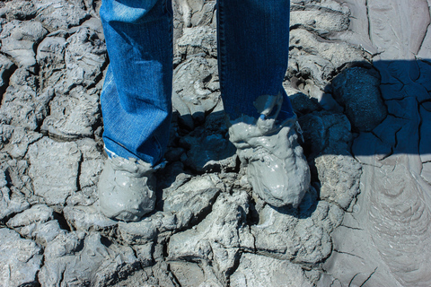 Baku: Gobustan, Mud Volcanoes, Ateshgah, and Yanardag Tour