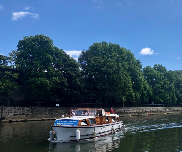 Bath: City Boat Trip and Walking Tour