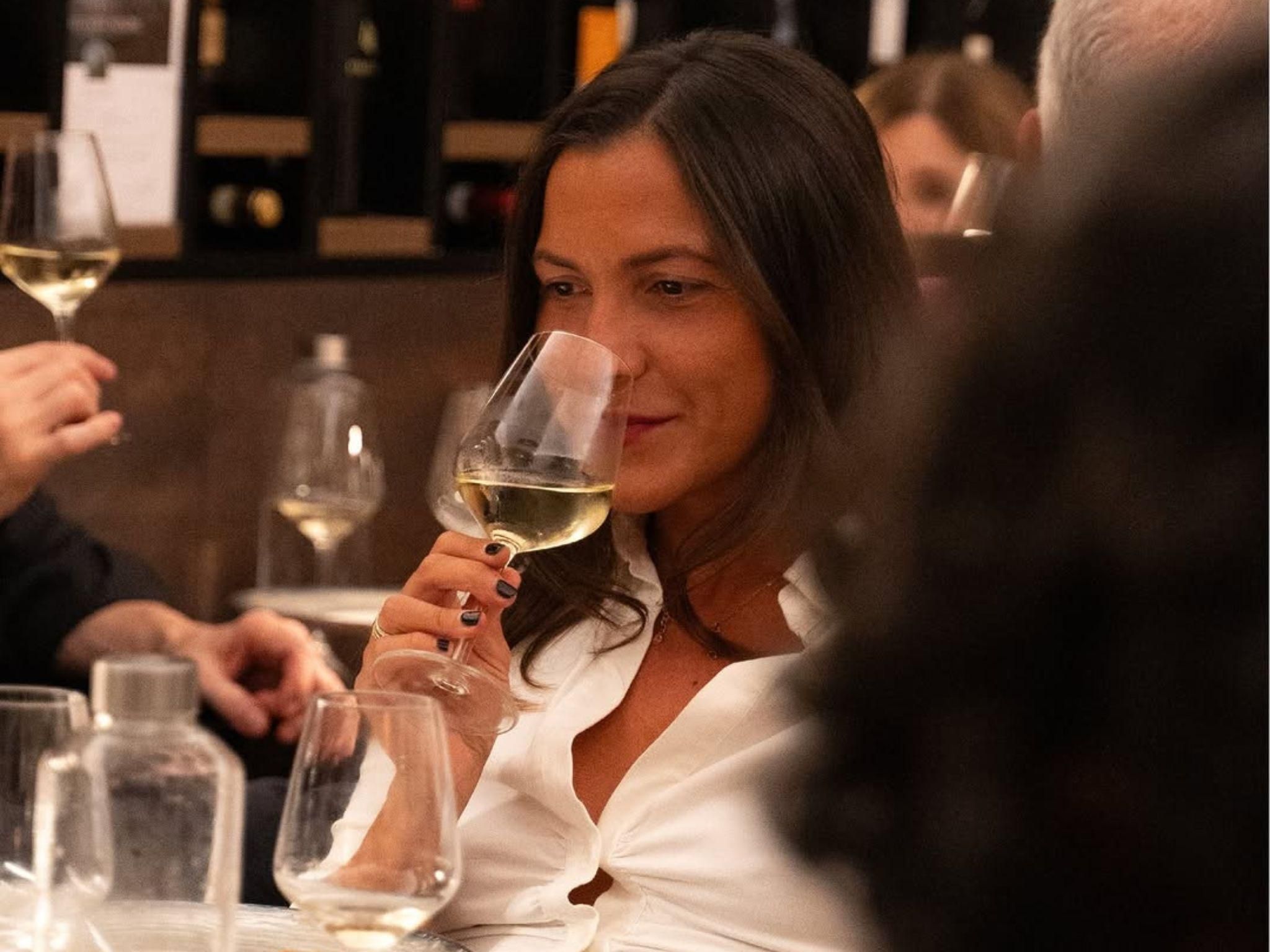 Weinprobe im Stadtzentrum von Modena