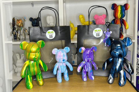 Alicante: Fluid Painting Workshop – Create Your Own Art Fluid Painting Workshop - Create Your Own Small Bear 18 cm