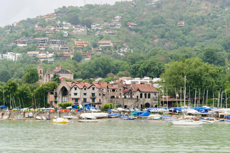 Mexico City: Valle de Bravo & Monarch Butterfly Private Tour