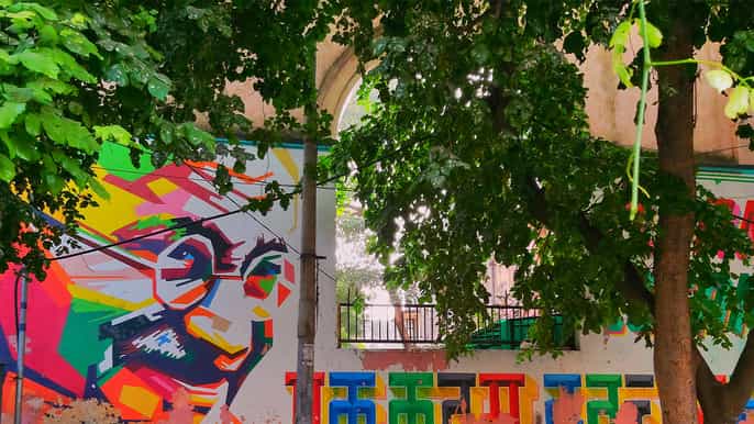delhi street art ancient stepwell and south indian lunch
