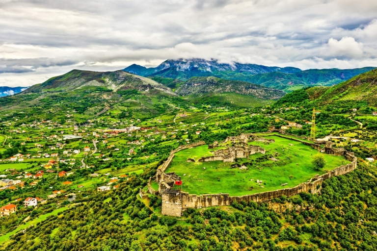 Von Tirana aus: Tagesausflug nach Shkoder, zur Burg Rozafa und zum Skadar-See