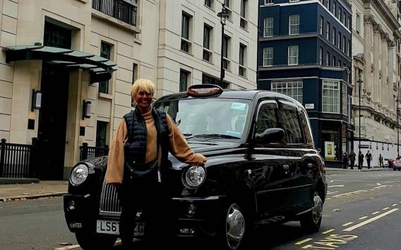 London: Führung durch Denkmäler und Nebenstraßen im schwarzen Taxi