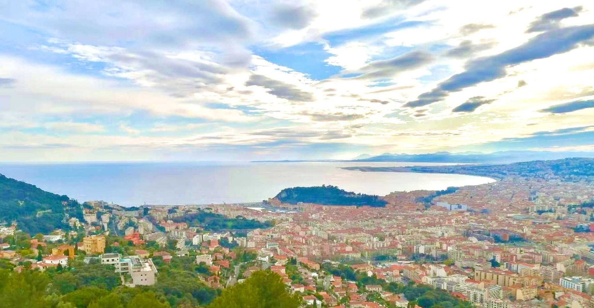 Excursão panorâmica de E-bike pela Riviera Francesa saindo de Nice - Hizvo