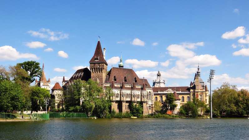 Budapest: Kings and Dracula Tour with Vajdahunyad Castle