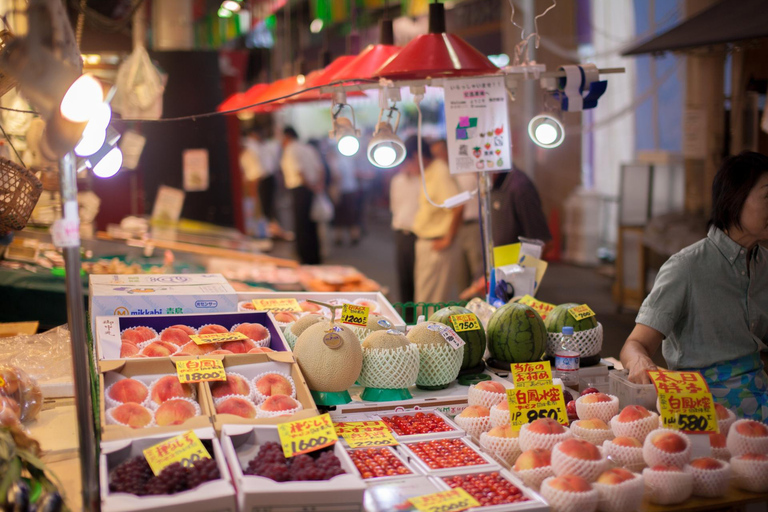 Kanazawa Shore Excursion: Samurai District & Local Market