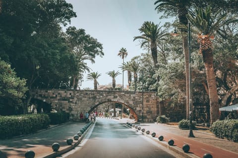 Kos Island: Wine Tasting & Zia Village Visit for Sunset