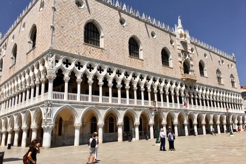 Venezia: Tour per piccoli gruppi del Palazzo Ducale con ingresso prioritarioVenezia: tour guidato del Palazzo Ducale