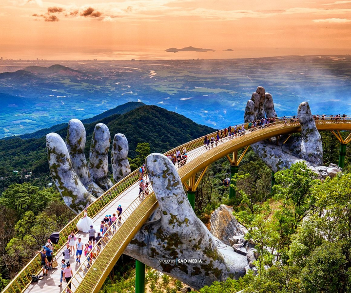 Da Nang: Ba Na Hills and Golden Bridge Cable Car Ticket