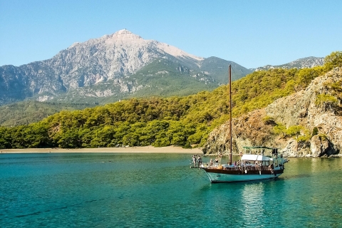Excursión en barco Phaselis de día completo desde Antalya con almuerzo