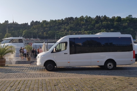 Praga: Wycieczka po mieście i 3-godzinny rejs z kolacją w hotelu PickupPraga nocą: 4-godzinny Dinner Cruise i Minibus Tour