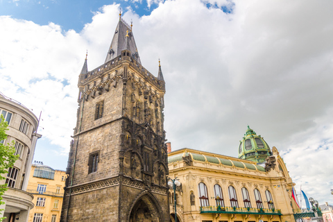 Praga antigua y ciudad judía y puente de Carlos: recorrido a pie de 2,5 horasTour en inglés y alemán.