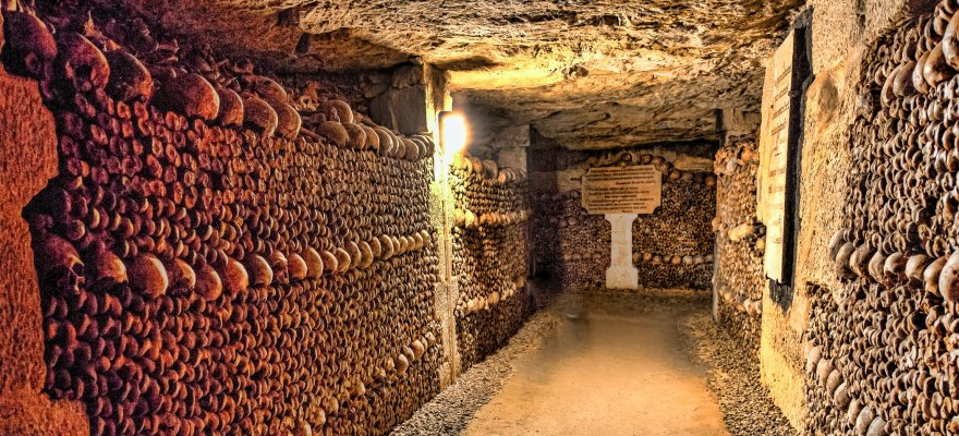 Ondergronds, catacomben en begraafplaatsen