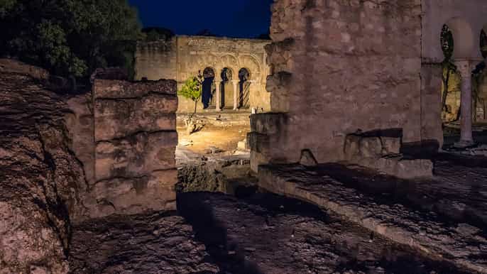 cordoba tour guidato di medina azahara di notte