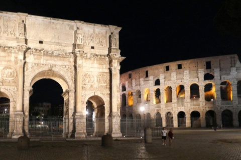 Roma: maravillas de la antigua Roma al anochecerTour para grupos pequeños en francés